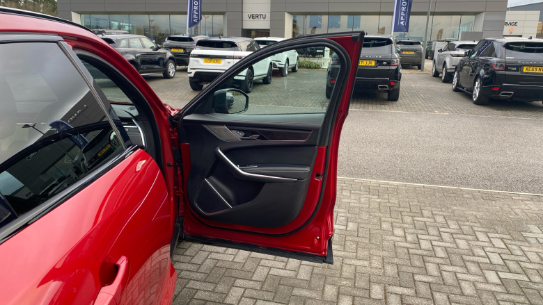 Jaguar F-Pace 2.0 D200 R-Dynamic Black 5dr Auto AWD Diesel Estate